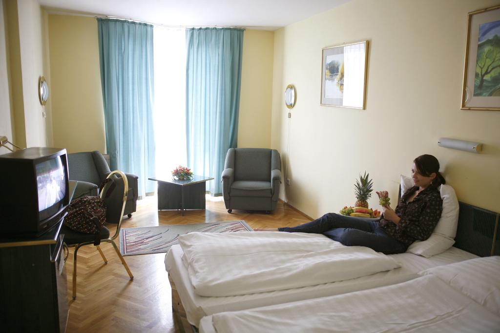 Image #3 - Hotel Bara - Budapest