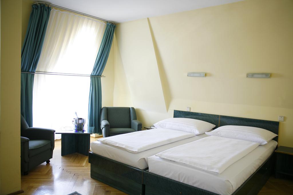 Image #10 - Hotel Bara - Budapest