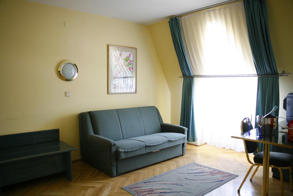 Image #11 - Hotel Bara - Budapest