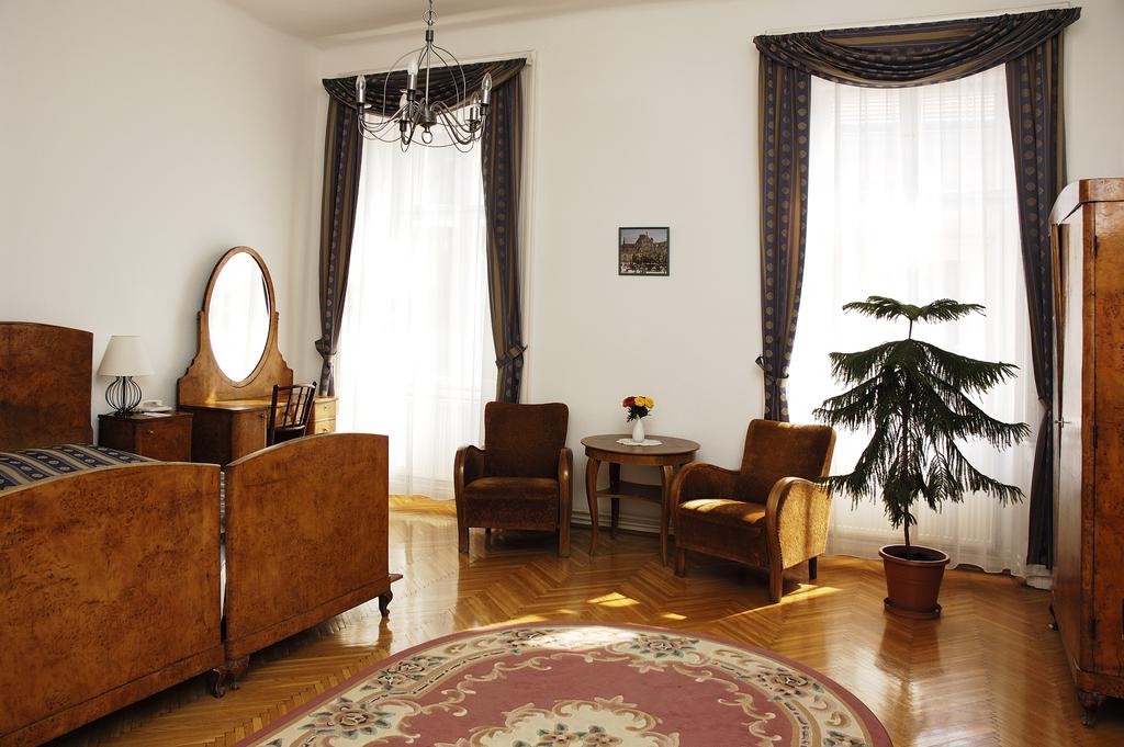 Image #6 - Maroon & Moss Residence - Budapest