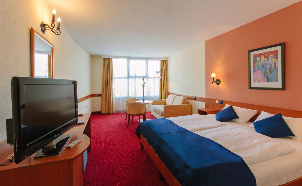 Image #2 - Hotel Mediterran - Budapest